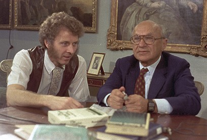 Bob and Milton Friedman discuss ideas on the set of the three-part series, Tyranny of the Status Quo.